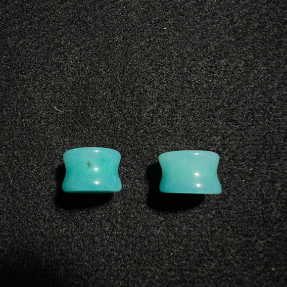 16mm (5/8) Stone Saddle Plugs - Picture 8 of 9